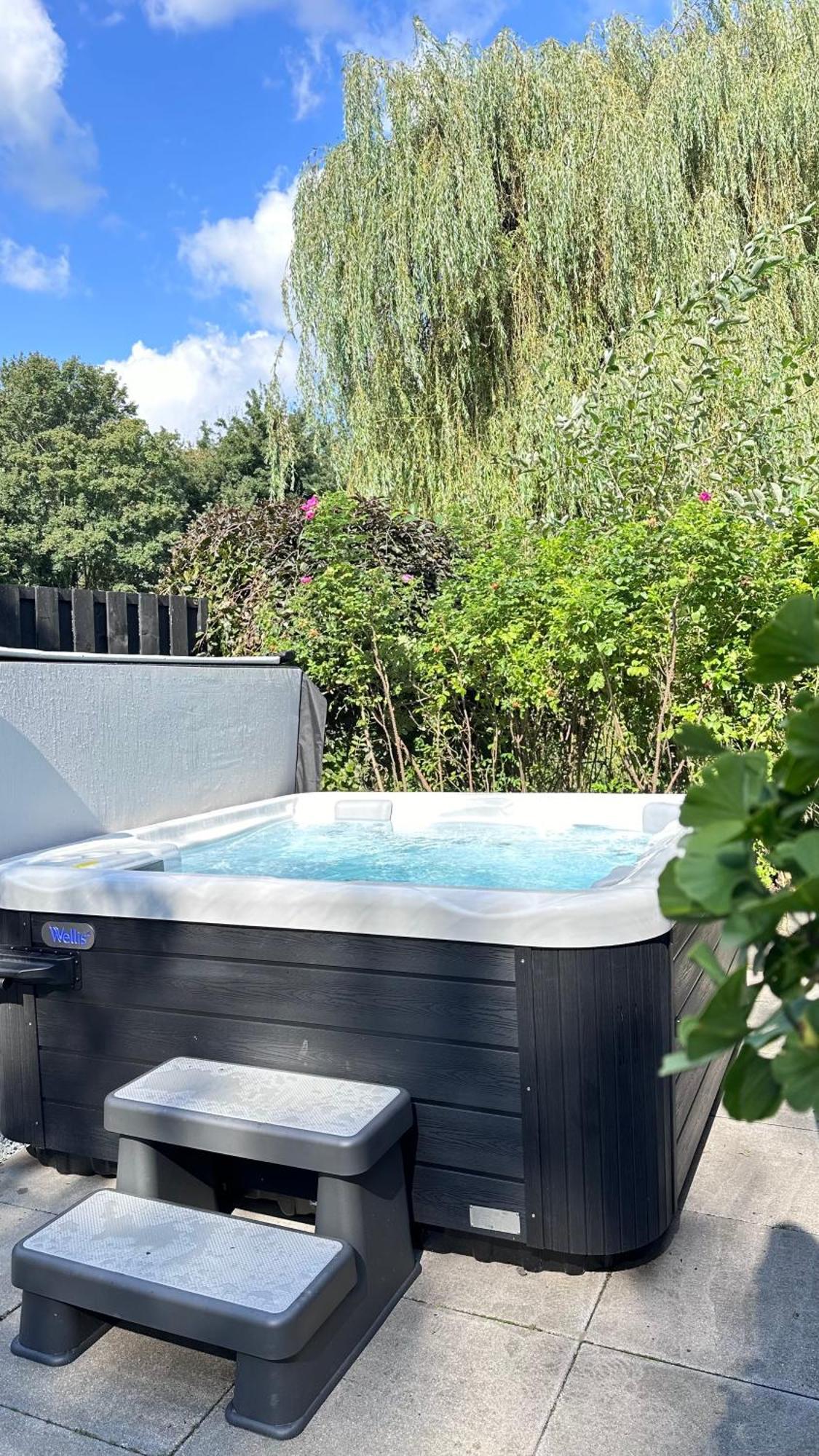 De Luxe Bed &Wellness Villa 's-Hertogenbosch  Exterior photo